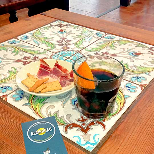 Interior bar AlMercáu